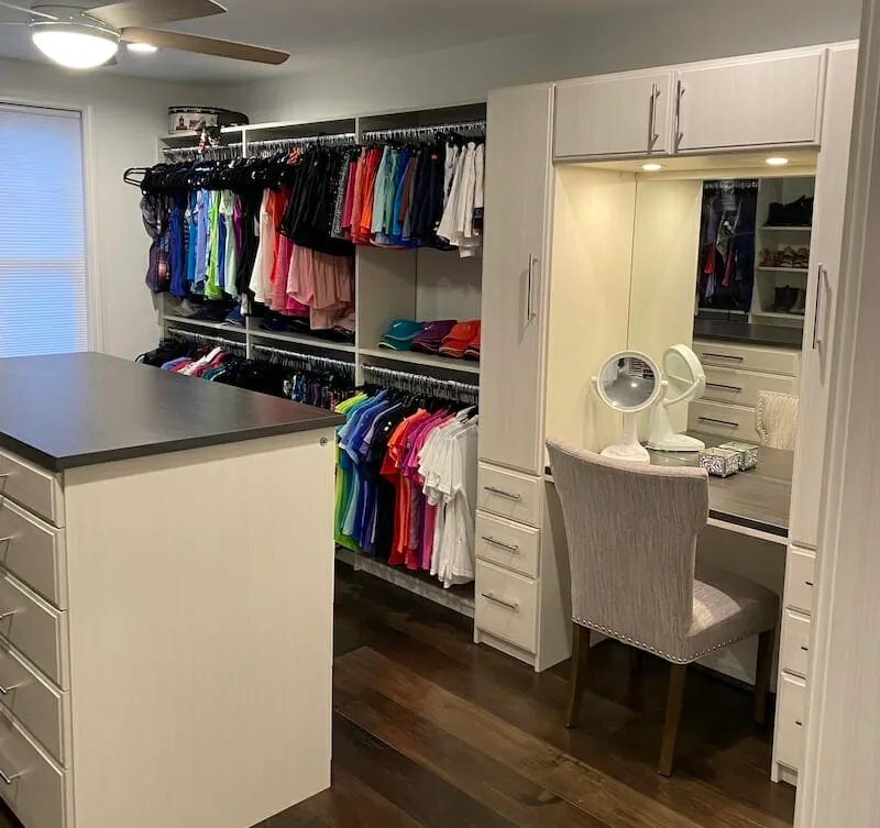 Walk in closet makeup table